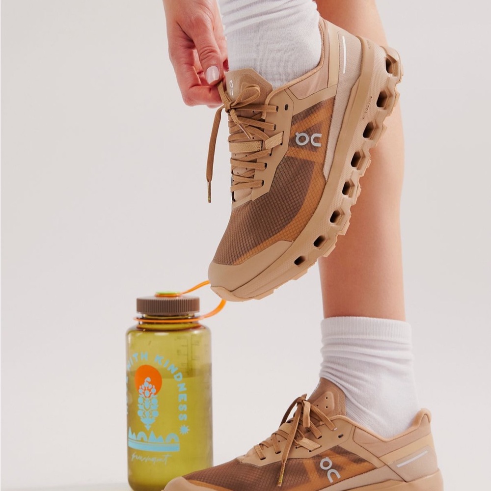 On cloud Tan Sneakers
